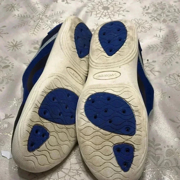 Lands End women’s boat shoes with Velcro strap - Picture 8 of 8